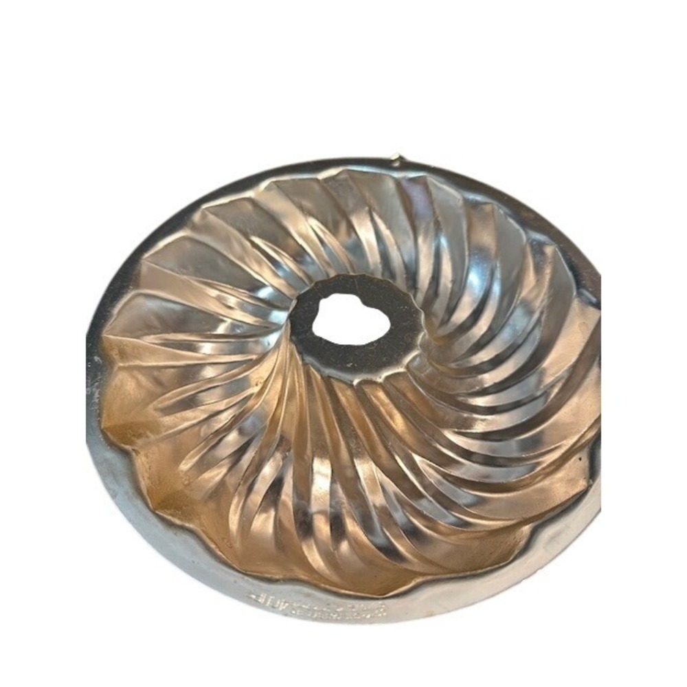 Vintage A.H.C. St. Louis 1963 Aluminum Swirl Bundt Cake Mold Pan 4 Cup 8.5 Inch